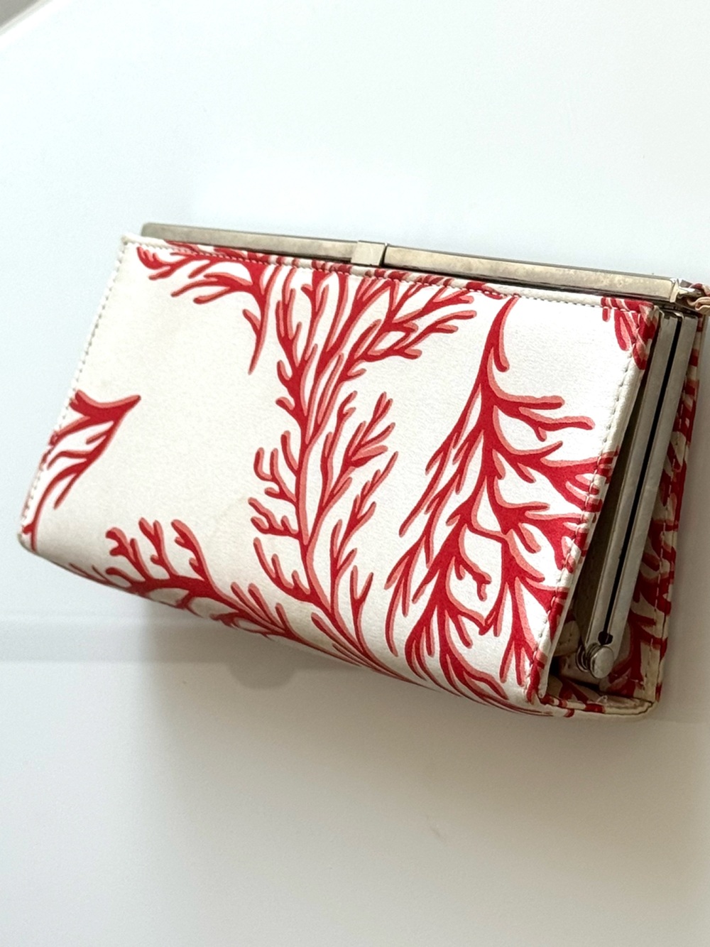 Silk luxury clutch with silver hardware  💎